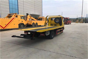 小河非事故拖车